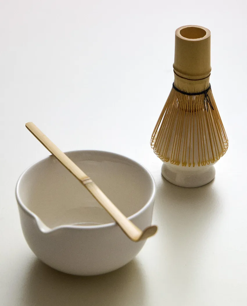 Made by third-generation artisans in Mie Prefecture.